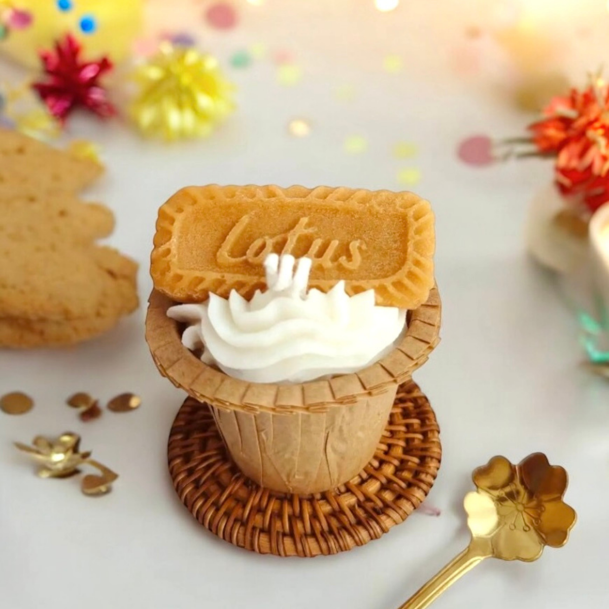 Vanilla swirl cupcake scented candle with a caramelised biscuit